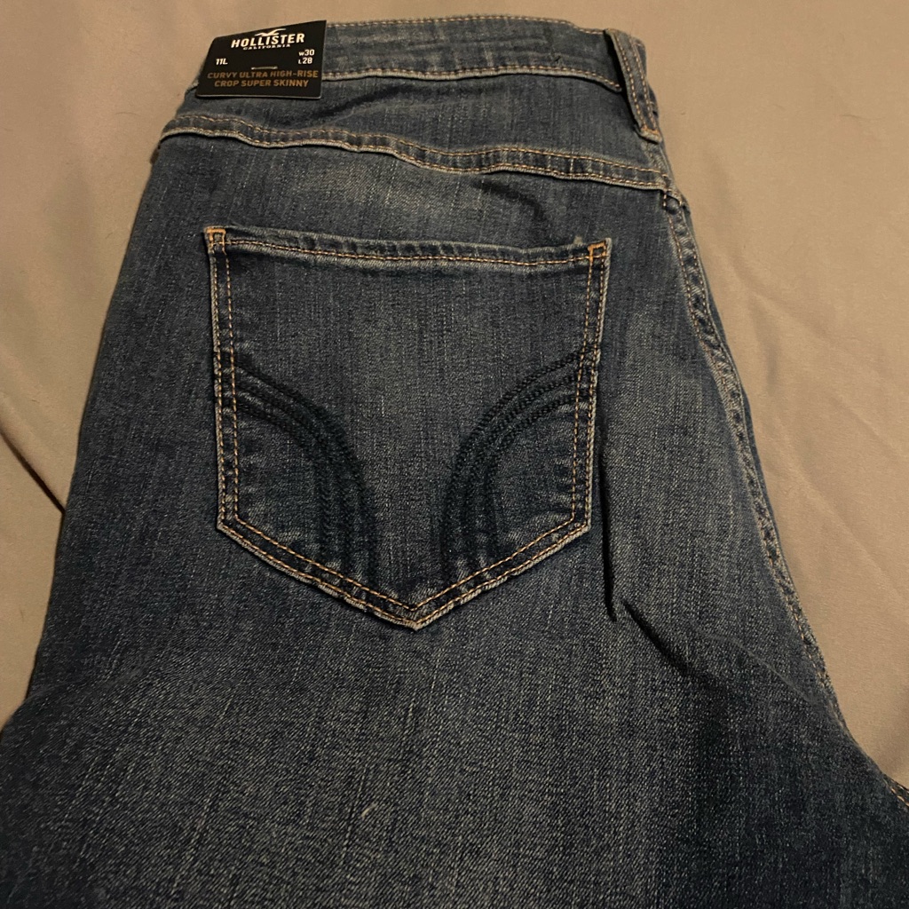Hollister Destroyed Skinny Jeans